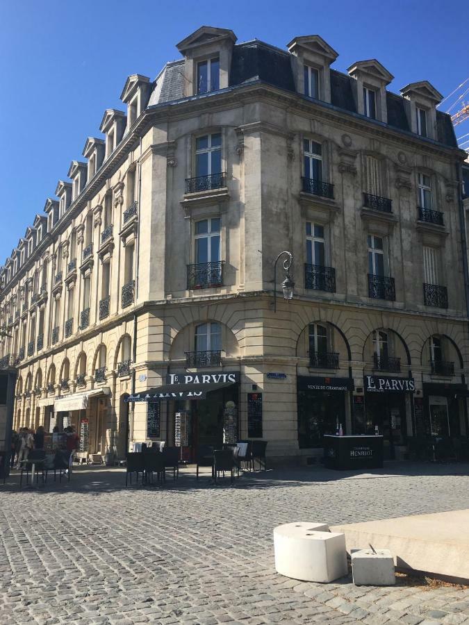 Bedinreims "Burgundy Bottle" 110M2 Exceptional, 4 Chambres Doubles, 2 Bain, Free Park & Wifi, Tout Equipe Екстер'єр фото